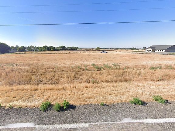 2nd image of 910 Ambrose Ave