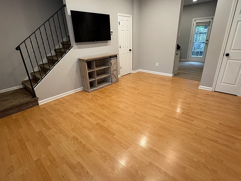 111 Reef Ct #B — Photo 3