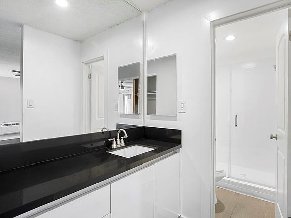 5th image of 8440 Fountain Ave #P4