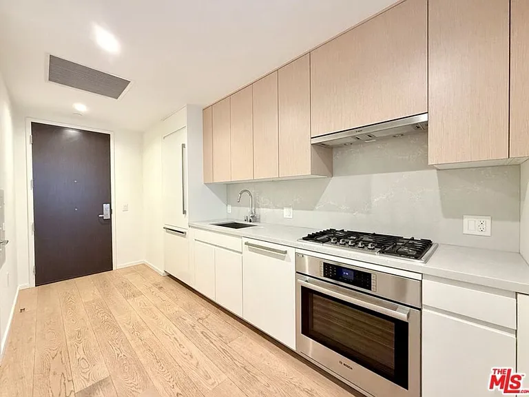 877 S Francisco St #617 — Photo 3