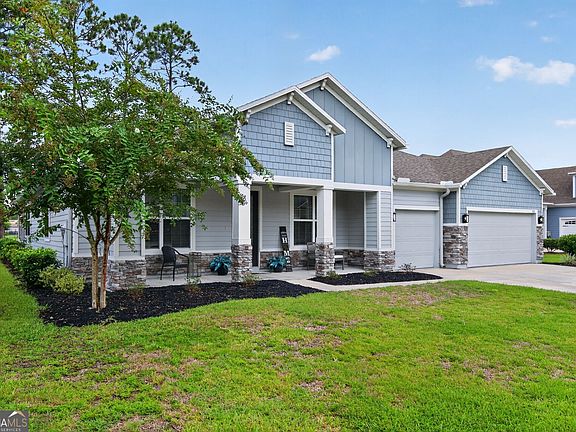3rd image of 303 Nutgall Dr