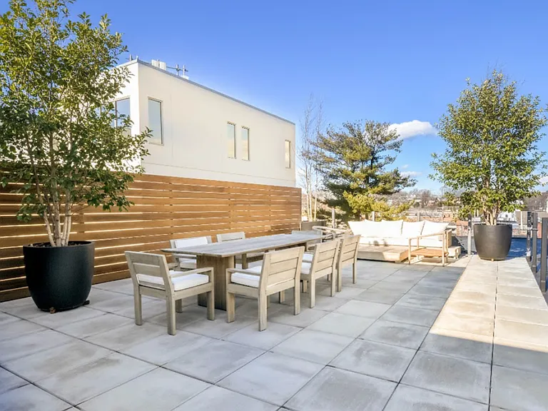 116 Sherman St — Photo 2