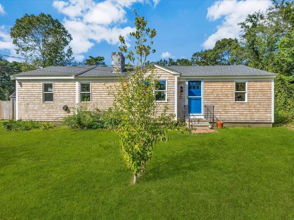 25 Raspberry Lane, Marstons Mills, MA 02648