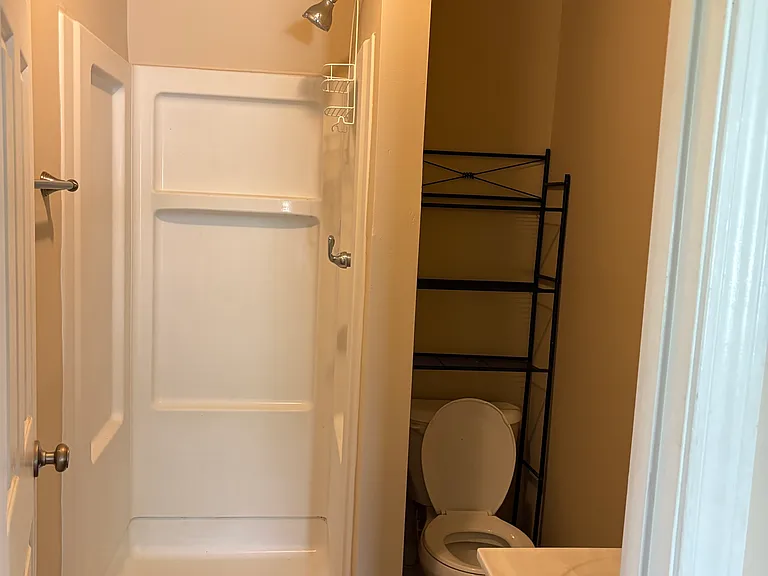 202 S Olive St #A — Photo 6