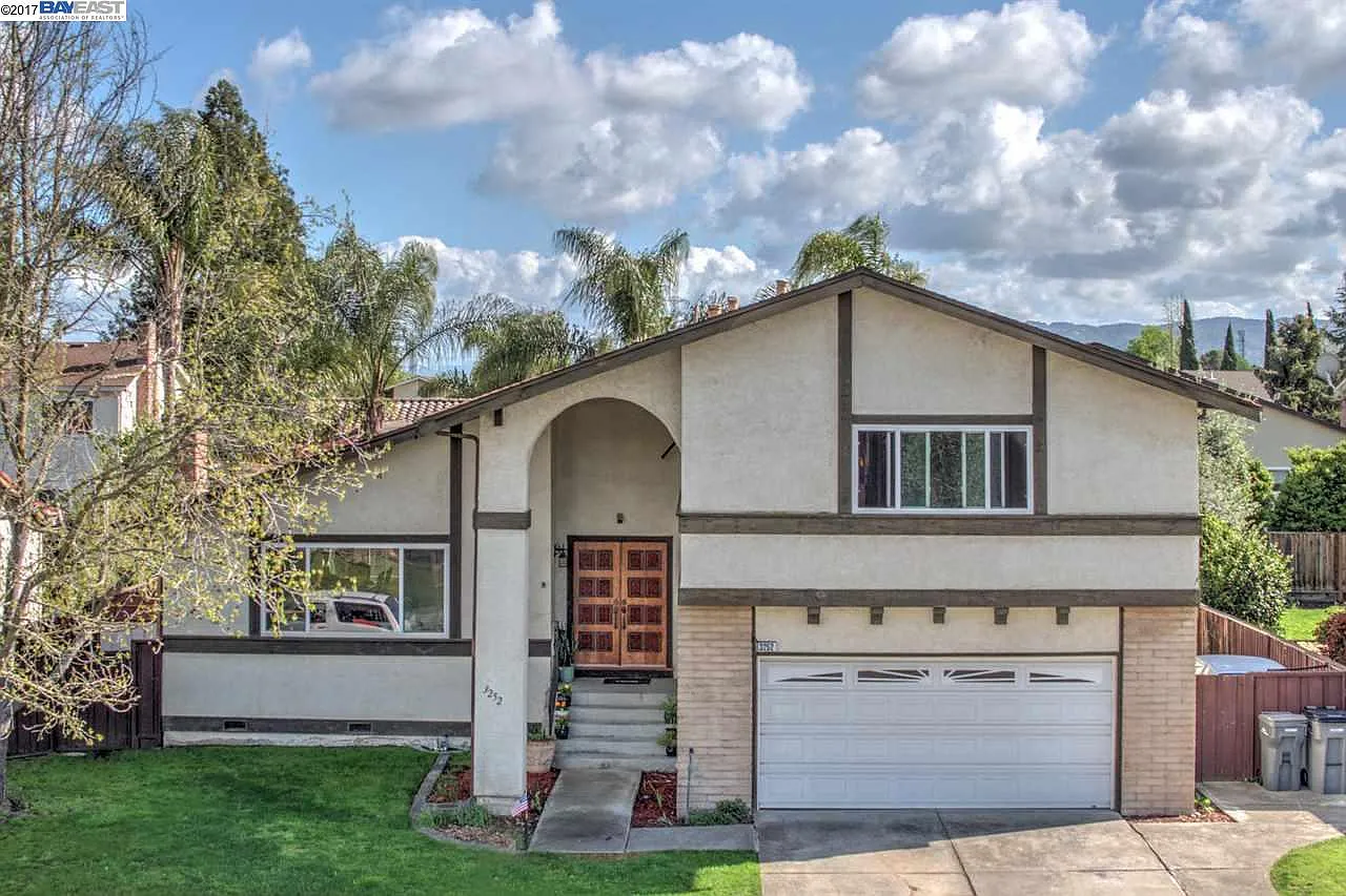 3252 El Suyo Dr photo 1