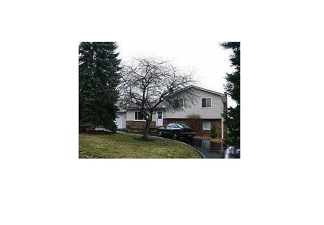 1035 Ridgemont St photo 1