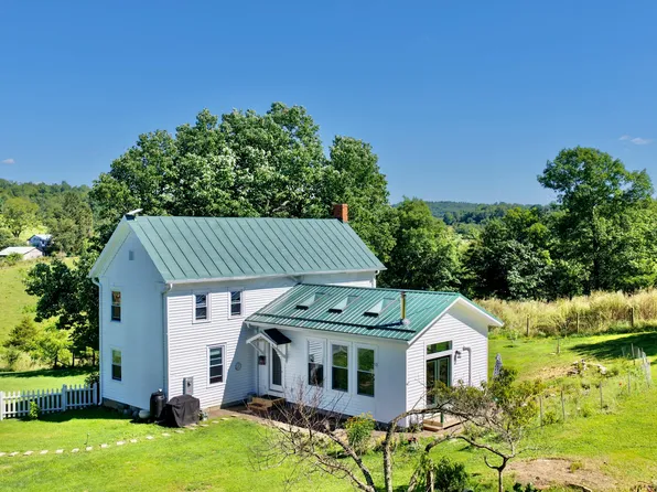 500 Charles Booth Rd, Sinks Grove, WV 24976