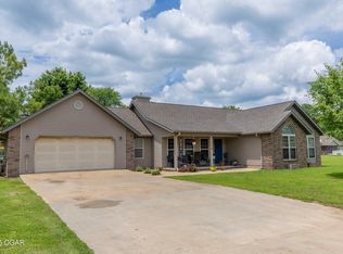 719 Meadow Dr, South West City, MO 64863