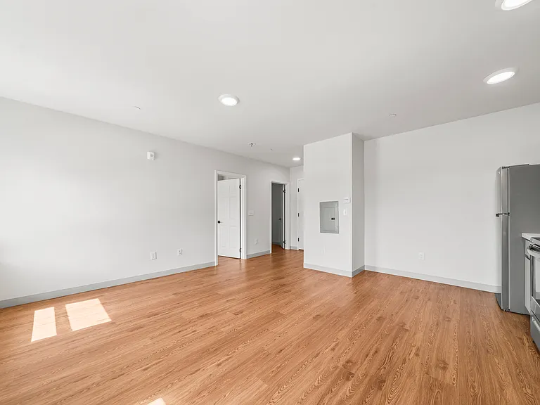 158 Main St — Photo 8