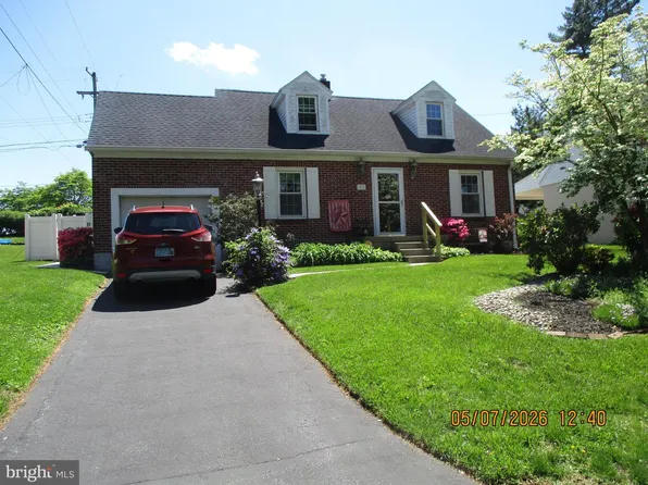 45 Ridgeway Dr, York, PA 17404