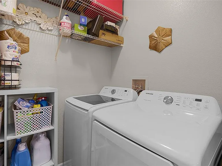 430 Southern Pecan Cir #207 — Photo 14