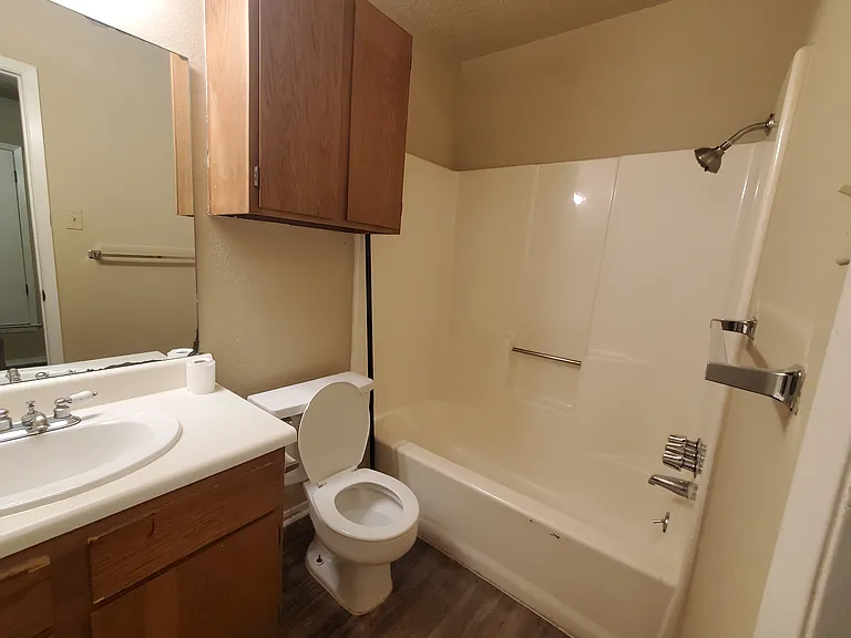 11904 Alpheus Ave #C — Photo 13