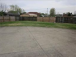 3rd image of 800 Pembrook Pl