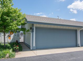 30 E Windsor Ct, Sugar Grove, IL