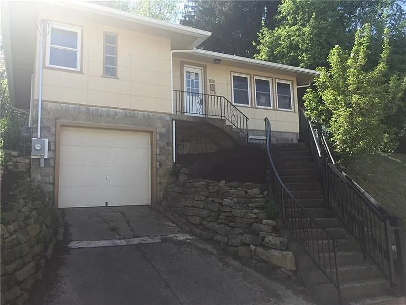 416 Wayne Ave photo 1