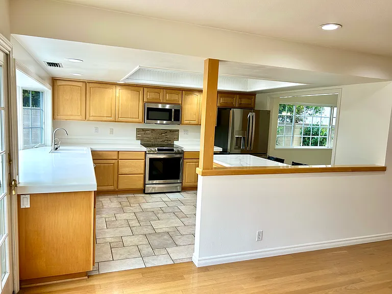 9326 Cambridge St — Photo 11