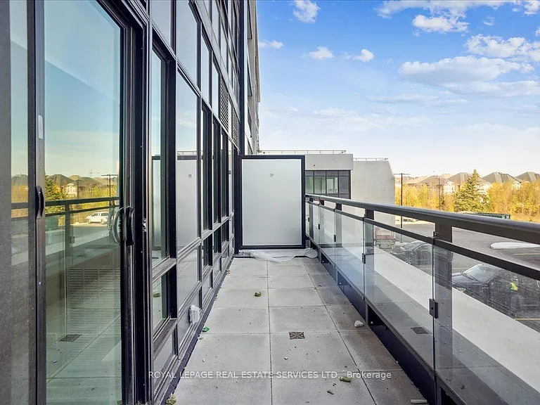 395 Dundas St W #239 — Photo 14
