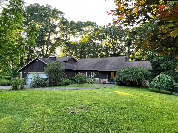 884 Meadowbrook Rd, Vanceburg, KY 41179