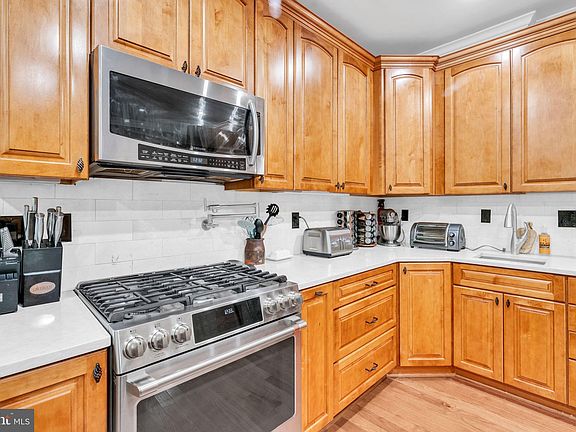 3rd image of 11400 Quailwood Manor Dr