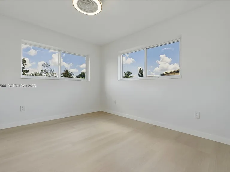 20440 NW 20th Ct — Photo 26