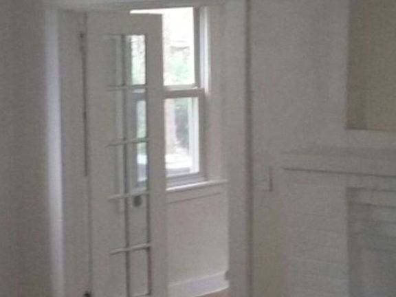5th image of 1405 Elm Ave