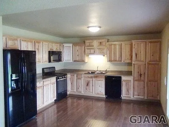 480 Meadow Rd — Photo 2