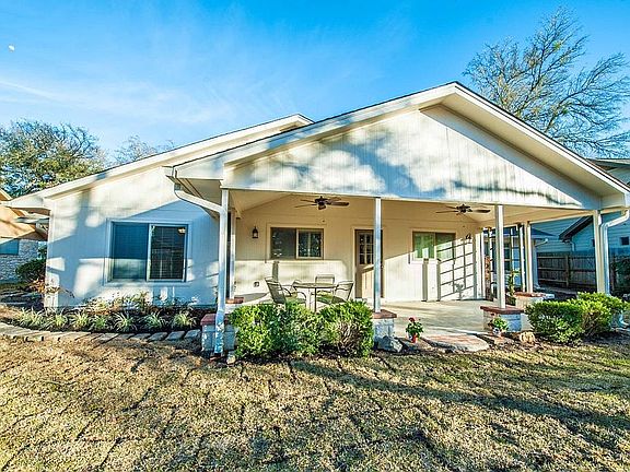 backyard w/ giant oak