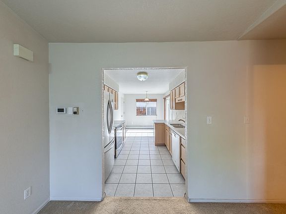 4th image of 430 Countryside Ln
