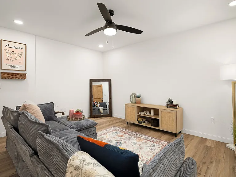 1120 Primrose Avenue — Photo 3