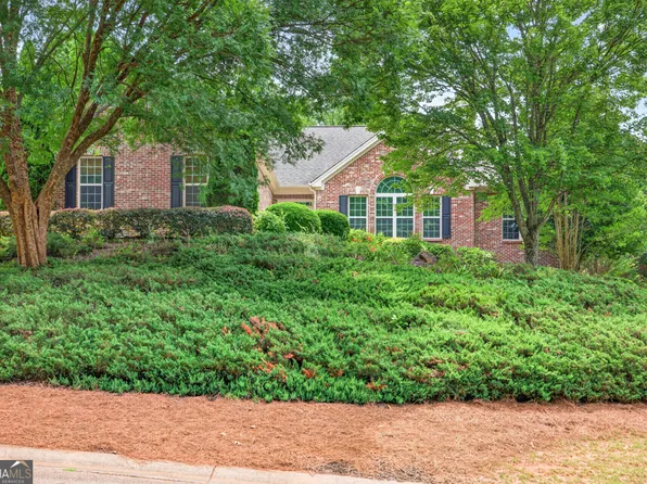 28 Montvale Dr, Hoschton, GA 30548