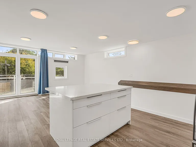 439 Winona Dr #C — Photo 23