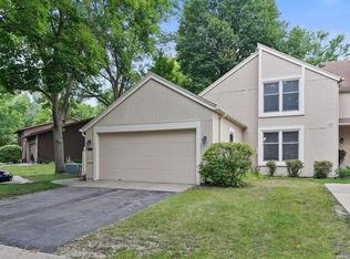 9337 Nesbitt Rd, Bloomington, MN 55437