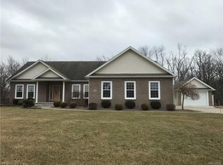3891 Wildwing Dr, North Tonawanda, NY 14120