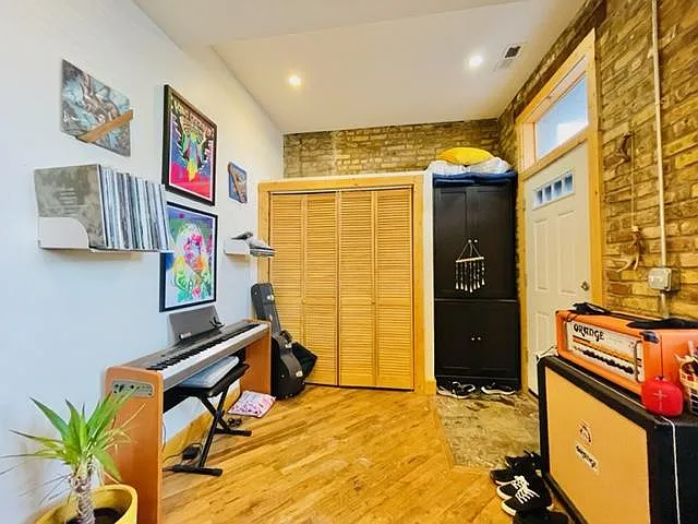 1750 W Augusta Blvd #2R — Photo 3