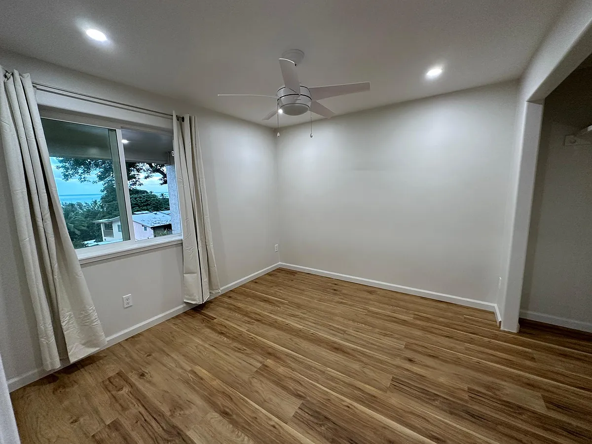 Open living area. - 47-427 Lulani St