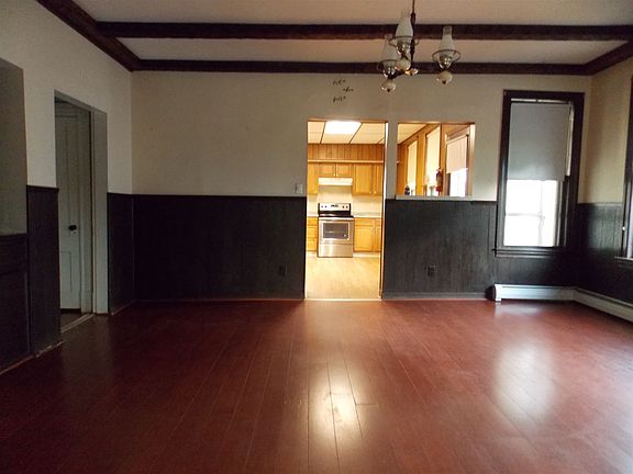 5th image of 72 Gilford Ave Floor 1