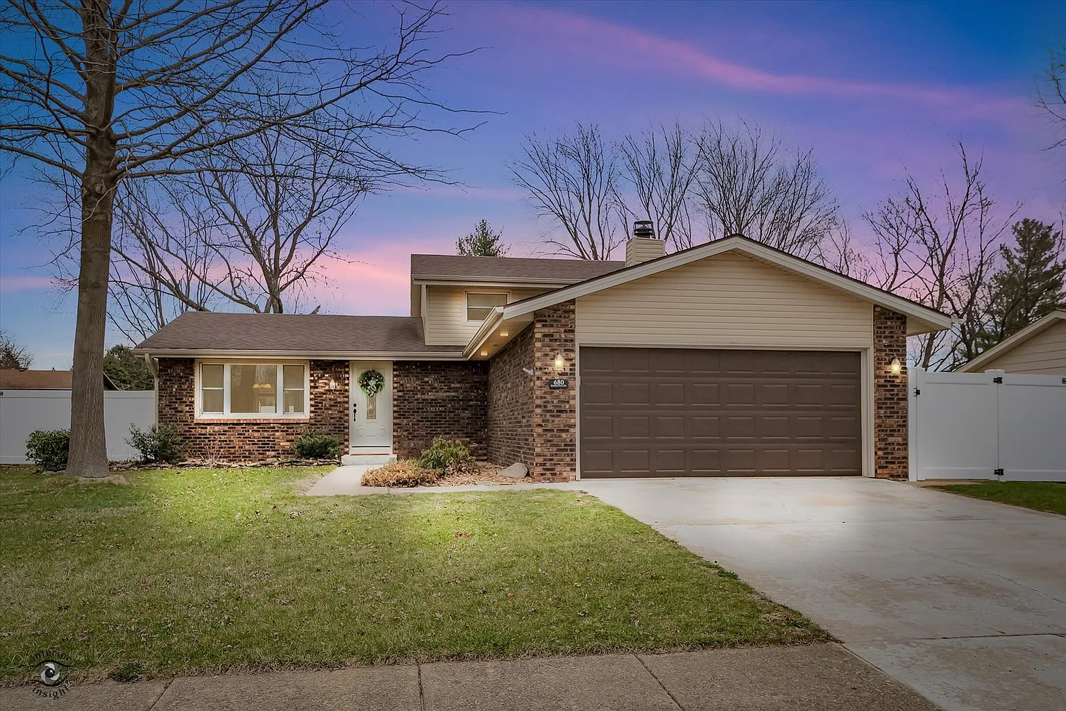 680 Bunker Hill Dr photo 1