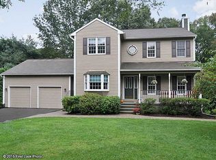 71 Peacock Rd, Warwick, RI 02886