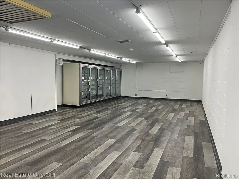 8216 Lakeshore Rd #1 — Photo 7