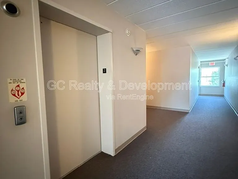 17212 Oak Park Ave #2SE — Photo 23