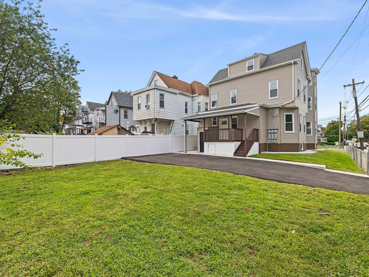 4 bed, $3,950 — Photo 2