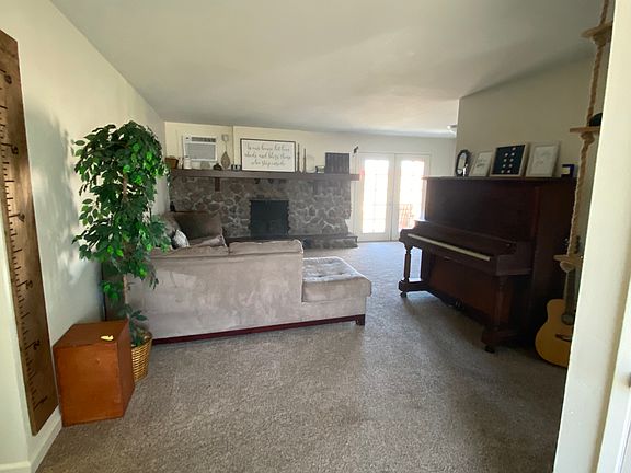 5th image of 219 Carswell Dr