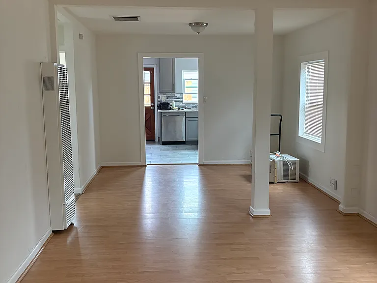 90 Malicoat Ave — Photo 4
