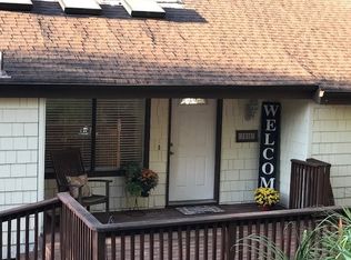 7036 Glacier Dr, Springfield, OR 97478