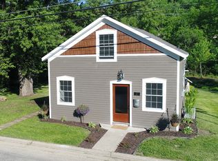 37 Shakerag St, Mineral Point, WI 53565