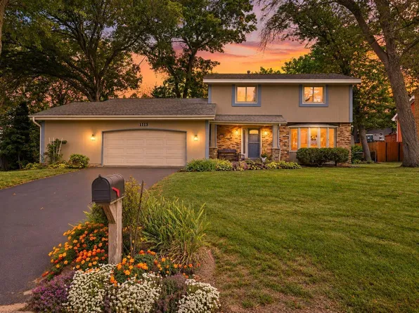1113 106th Ave NE, Blaine, MN 55434