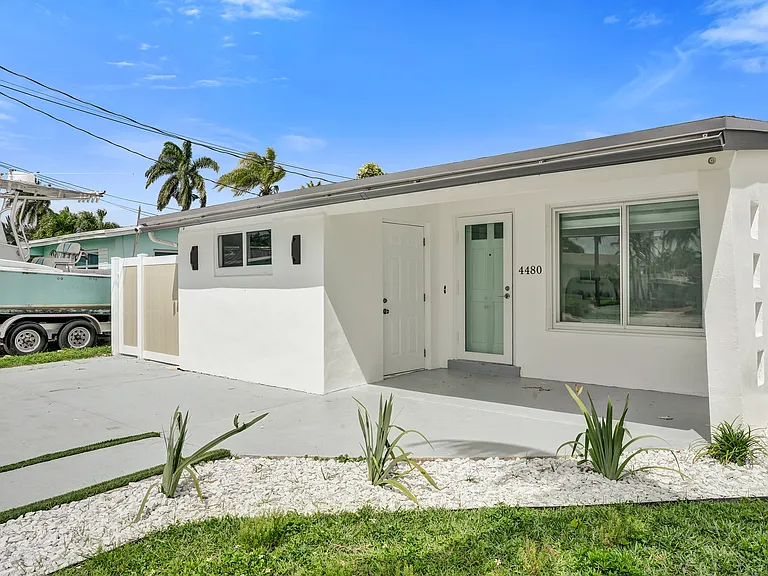 4480 SW 34th Dr — Photo 35