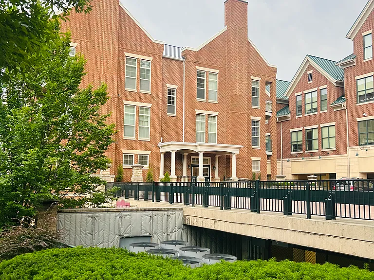 252 Stetson St #205 — Photo 4