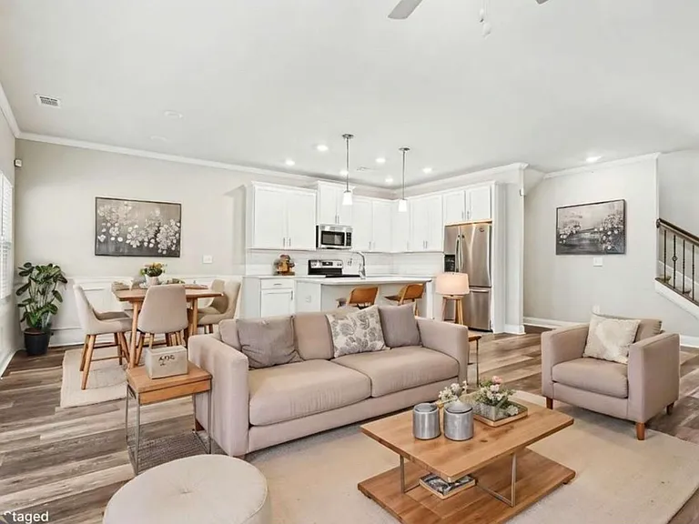 5676 Rockfern Dr — Photo 5