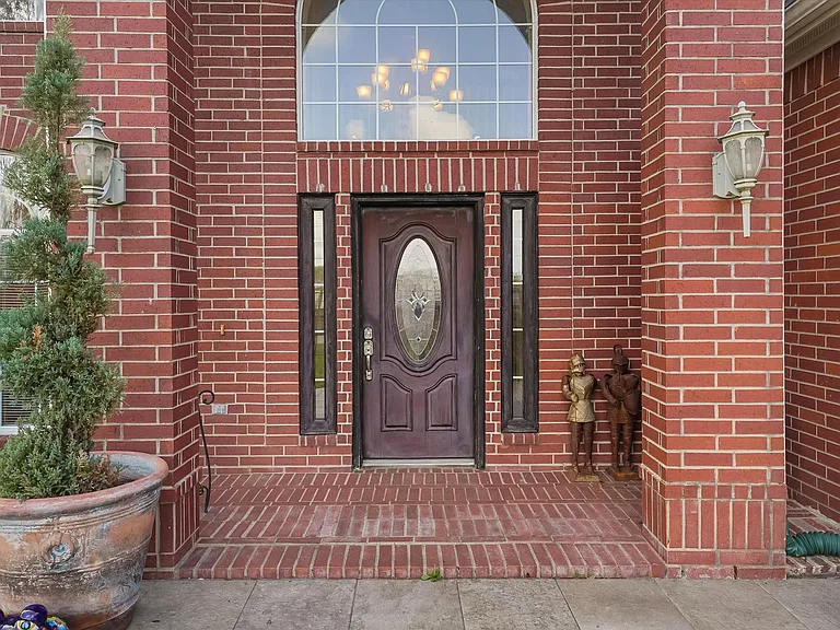 6907 Keats Ave — Photo 2